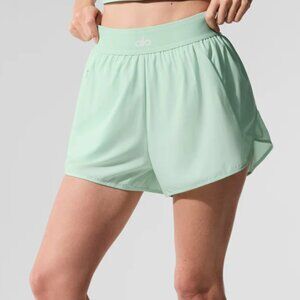 Alo shorts NWT